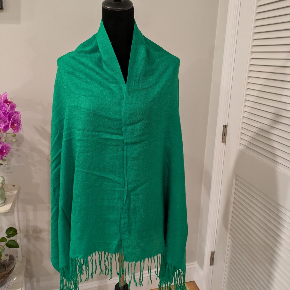70% Pashmina /Cashmere 30% Silk Vibrant Green Scarf
